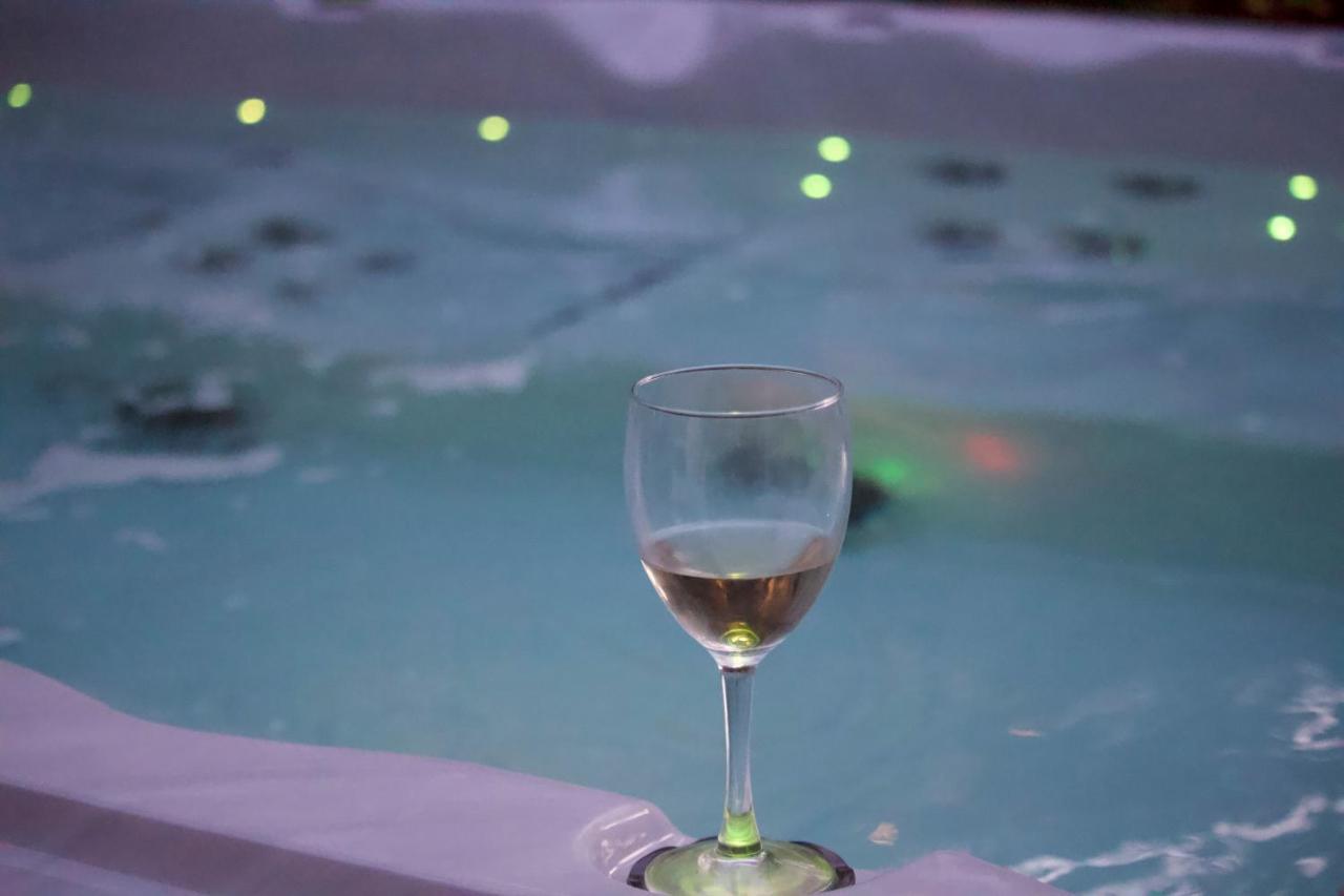 Whistler Alpine Chalet Retreat & Wellness Villa Eksteriør billede